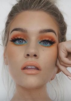 Green And Copper Makeup, Qveen Herby Makeup, Italian Spritz Palette Looks, 70s Outfit For Women, Boho Eye Makeup Bohemian, Formal Makeup Colorful, Eye Makeup For Blue Grey Eyes, Casual Colorful Eye Makeup, Salon Outfit Ideas Stylists Plus Size