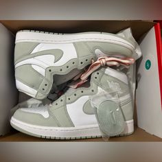 New In Box Fight Club Verified Sage Green Nike Shoes, Custom High Top Air Force 1, Cute Green Stuff, Womens Jordans Sneakers, Sage Green Shoes, Green Nikes, Jordans Green, Green Nike Shoes