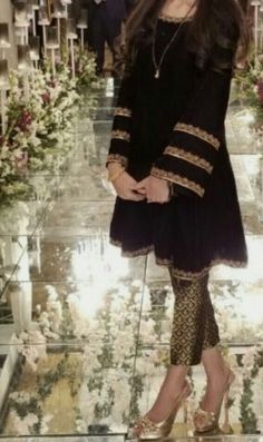 Black Pakistani Dress, Black Velvet Suit, Pakistani Formal Dresses, Pakistani Fashion Casual, Pakistani Dresses Casual, Pakistani Fashion Party Wear, Beautiful Pakistani Dresses, Salwar Kamiz