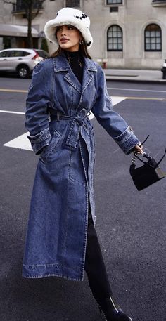 Denim Trench Coat Outfit, Denim Coat Outfit, Coated Jeans Outfit, Trench Outfit, Long Denim Coat, Jean Trench Coat, Trench Coat Outfit, Denim Trench Coat, Fashion Fail