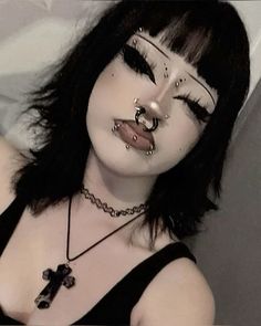 Metal Goth Aesthetic, Grunge Egirl Makeup, Emo Y2k Makeup Looks, Alt Y2k Makeup, Alternative Girl Makeup, Alt Emo Makeup, Alt Doll Makeup, Goth Alt Makeup, Makeup Ideas Egirl