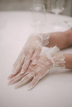 Cream Ruffle Lace Gloves Women Gloves Classy, White Lace Gloves Wedding, Bridal Gloves Short, Lace Bridal Gloves, How To Make Lace Gloves, Fun Wedding Accessories, Bridgerton Gloves, White Gloves Aesthetic, Lace Hand Gloves