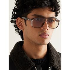 If there's a brand to trust with aviator-style sunglasses, it's TOM FORD, the designer himself wears them often. These ones are made from translucent grey acetate and fitted with light-hued UV-protective lenses. Modern Polycarbonate Aviator Sunglasses, Tom Ford Glasses, Tom Ford Eyewear, Classy Men, Tom Ford Sunglasses, Style Sunglasses, Men's Eyeglasses, Acetate Sunglasses, Aviator Style