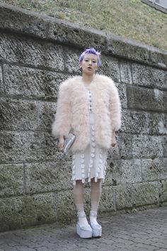 Alien Beauty, Platform Sandals Outfit, Winter Shoot, Pink Fur Coat, Modest Summer Fashion, Harajuku Tokyo, Korean Fashion Outfits, Tokyo Street Style, Lavender Hair