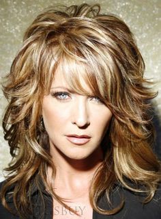 Wavy Mid Length Hair, Luis Royo, Medium Layered Hair, Midlength Haircuts, Mid Length Hair, Long Wavy Hair, Medium Hair Cuts, Great Hair, Layered Hair