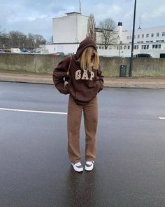 Looks Pinterest, Neue Outfits, Brown Outfit, Tomboy Style Outfits, Streetwear Fashion Women, Indie Outfits, Swaggy Outfits, Tomboy Fashion, Inspired Outfits