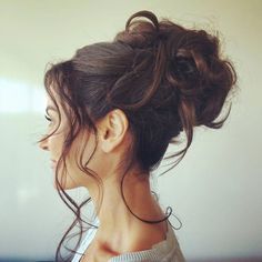 Save time on your morning routine with one of these messy bun hairstyles. These looks are perfect for all types of hair lengths. Buns With Braids, Bun Inspiration, Willow Wisp, Braid For Beginners, Pageant Hairstyles, Style For School, Quince Hair, Blonde Bun, Five Minute Hairstyles