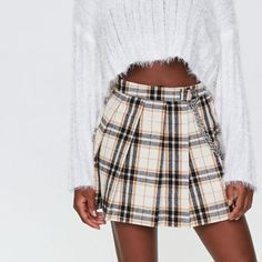 Women's Pleated Plaid Mini Skirt From Forever 21 In Cream/Multi. A Woven Mini Skirt Featuring An Allover Plaid Pattern, Pleated Construction, A-Line Silhouette, And Layered Wallet Chains. Content + Care - Shell: 100% Cotton - Lining: 100% Polyester - Hand Wash Cold New With Tag. Size: Available In Various Sizes Color: Cream/Multi Mini Skirt For Women Black Chiffon Skirt, Plaid Pleated Mini Skirt, White Lace Skirt, One Piece Clothing, Checkered Skirt, Distressed Denim Skirt, Miniskirt Outfits, Midi Skirt Pencil, Plaid Mini Skirt