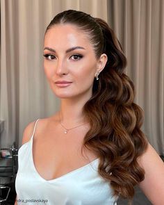 Swept-Back Wedding Hairstyles ❤ If you are not sure which hairstyle to choose, see our collection of swept-back wedding hairstyles and you will find gorgeous and fancy looks! #wedding #bride #weddingforward #weddinghairstyles #SweptBackWeddingHairstyles