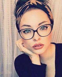 Glasses For Round Faces, Cat Eye Colors, Trendy Glasses, Cute Glasses, Spectacles Frames