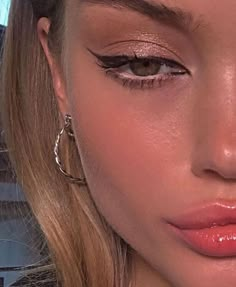 Maquillage On Fleek, Frida Gustavsson, Beauty Make-up, Makijaż Smokey Eye, Natural Eyebrows, Edgy Makeup, Makeup Eye Looks, Make Up Inspo, Makeup Goals