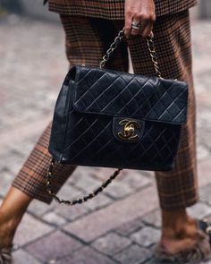 Chanel Maxi, Vintage Chanel Bag, Chanel Inspired, Gucci Handbags, Gucci Shoes, Vintage Chanel, Style Outfits, Coco Chanel, Chanel Handbags