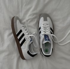 Spezial Adidas, Adidas Samba White, Black Adidas Shoes, Gazelle Adidas, Adidas Samba Outfit, Outfit Adidas, Samba Shoes, Gazelle Bold, Samba Outfit