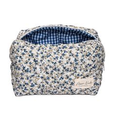 Spring Large Makeup Bag Cute Floral Makeup Bag, Floral Makeup Bag Aesthetic, Floral Make Up Bag, Aesthetic Makeup Bag, Gingham Interior, Makeup Bag Blue, Blue Makeup Bag, Makeup Bag Pattern, Skincare Bag