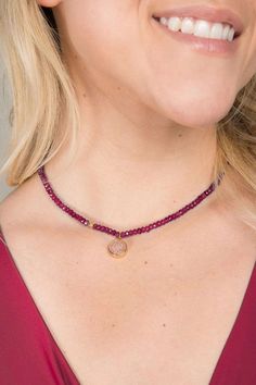 Agate Gemstone Beads Necklace with Druzy Pendant Dark Red Gemstone Beaded Necklace, Look Beautiful, Short Necklace, Beaded Choker, Beads Necklace, Agate Beads, Agate Gemstone, Druzy, Lobster Clasp