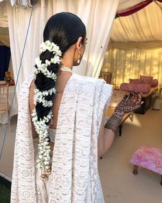 South Indian Wedding Hairstyles, Indian Braids, Hair Style On Saree, Bridal Braids, Flower Braids, Wedding Braids, Traditional Hairstyle, Indian Wedding Hairstyles, Indian Bridal Hairstyles