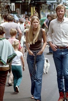 Everyday 70s Fashion, 70s European Fashion, 70s High School Fashion, 70s Summer Clothes, 70s Sleaze, 1970s California Fashion, 1970s Street Style, Photographs From The 70s, 70s Tomboy