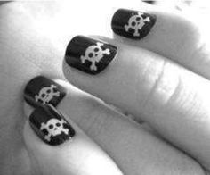 Skull nails x Paznokcie Hello Kitty, Skull Nails