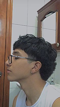 Mexican Mullet Hairstyle Mens, Mexican Hair Styles Men, Mexican Mullet Hair, Mullet Mexican, Guts Haircut, Taper Mullet Fade, Hispanic Men Haircut, V Mullet, Mexican Hairstyles Men