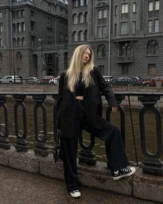 Liza Rudkevich, Outfits With Converse, Poses For Photos, Casual Chic Outfit, Formal Outfit, Dark Fashion, Inspiration Style, Too Cute