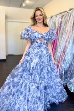 August Wedding, Ruffle Fabric, Prom Designs, Sherri Hill Dresses, Fabulous Dresses, Sherri Hill, Beautiful Clothes, Denver Colorado, Cute Fits