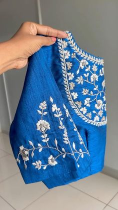 Kora Saree Blouse Designs, Off White Blouse Design, Blouse Designs With Work, Handwork Blouse Design, Work Design Blouse, Embroidery Designs Blouse, Embroidery Designs For Blouses, Machine Embroidery Designs For Blouse, Embroidery On Blouse