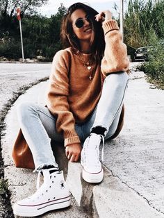 Fashion Teenage Girls, Foto Tips, Foto Poses, Inspiration Mode, Instagram Foto, Mode Inspiration, Girls Sweaters, Photoshoot Poses