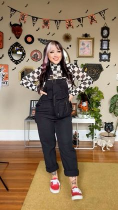 Emo Overall Outfits, Alternative Overall Outfit, Alt Casual Outfits Summer, Vans Overalls Outfit, Overalls Plus Size Outfit, Summer Alternative Fashion, Y'all Ternative Outfits, Punk Rock Concert Outfit Ideas, Cute Edgy Outfits Plus Size