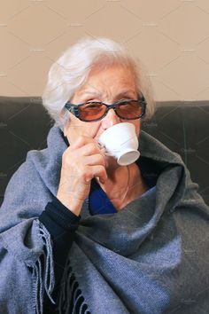 Portrait of a very elderly woman drinking coffee. Positive ninety year old gran Grandmother Portrait, Woman Drinking Coffee, 가족 일러스트, Human Photography, Old Granny, Grandma Vintage, Elderly Woman, Old Person, Drinking Coffee