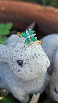 14K Yellow Gold Emerald and Diamond Clover Ring Four pear shaped Natural Emeralds form a dainty four leaf clover. Natural Diamond in the center and 2 Diamonds between each Emerald for a total of 9 small Diamonds. A lovely and feminine ring, perfect for any age. Size 6.5 US Very good to excellent condition.  Antique ring box not included. Antique Ring Box, Clover Ring, Emerald Gem, Antique Ring, Four Leaf, Leaf Clover, Four Leaf Clover, Natural Emerald, Clover Leaf