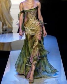 #runway Haute Couture Runway, Elie Saab Haute Couture, Runway Gowns, High Fashion Runway, Elie Saab Spring, Runway Fashion Couture, Runway Outfits, Runway Dresses, Couture Runway