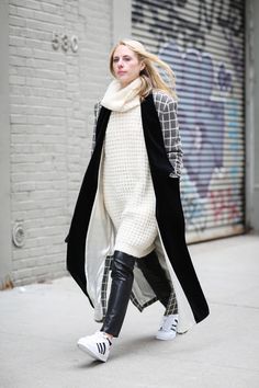 Below-Freezing NYC Street Style That's Still Fire #refinery29 http://www.refinery29.com/2015/02/82279/new-york-fashion-week-2015-street-style-pictures#slide-40 When it's 10 degrees out, a dress over pants isn't just a fashion statement. New Year New York, Leather Leggings Look, Normcore Fashion, Dress Over Pants, Nyc Street Style, Fashion Week 2015, Nyc Street, The Best Street Style, Street Style Winter