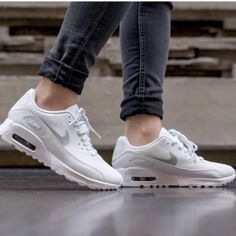 Nike Air Max 90 Black, Puma Suede, Nike Fashion, White Nike, Casual Shoes Women, Running Shoes For Men, Womens Running Shoes, Running Women