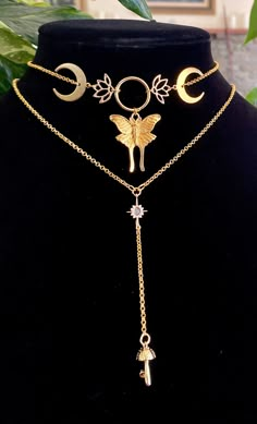 Luna moth choker made with love and intention. Lunar Moth Necklace, Gold Witch Jewelry, Fairy Witch Aesthetic Outfit, Luna Moth Necklace, Witch Aesthetic Jewelry, Gold Fantasy Jewelry, Moon Fairy Outfit, Gold Moon Jewelry, Luna Moth Outfit