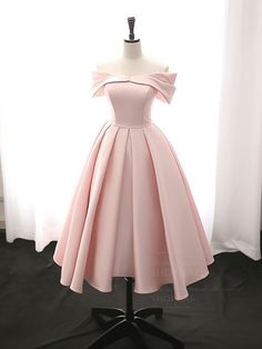 Short Ball Dresses, Pink Dress Short, Homecoming Outfits, Red Homecoming Dresses, Pink Homecoming Dress, Pink Formal Dresses, Homecoming Dresses Long, Prom Dress Inspiration, Grad Dresses