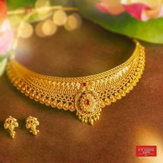 Neck Designs Gold Jewellery, Indian Gold Choker Necklace Design, Gold Jwellary Design Bridal, Jwellary Design For Wedding, Chokar Gold Set, Gold Bridal Earrings Indian, Bridal Rings Indian Gold, Gold Choker Necklace Designs, Choker Necklace Indian Gold