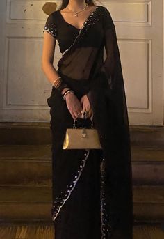 black outfit, Indian outfits, black saree South Asian Aesthetic Outfits, Black Saree Look Modern, Black Outfit Indian, Modern Casual Indian Fashion, Black Saree Ideas, Lehanga Idea, Black Saree Party Wear, Shadi Outfits, Indian Fits