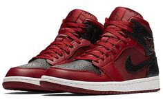 Air Jordan 1 Mid 'Reverse Banned' 554724-601 (AJ1/SNKR) Shoe Wallpapers, Nice Sneakers, Jordan Swag, Sneakerhead Room, Jordan 1 Outfit Women, Jordan Shoes Retro, Team Red, Mens Nike Shoes, Hot Sneakers