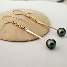 Made To Order- I Will Begin Making Your Earrings Once Your Order Is Placed. The Photo Is A Sample Pair. This Listing Is For A Pair Of Tahitian Pearl Earrings In The Metal Of Your Choice; Sterling Silver Or 14k Gold Filled. The Genuine Tahitian Pearls Measure Between 8-9mm, And Have Natural Variances In Shape, Color And Surface. Variations Are Natural, And Are Evidence Of Genuine Pearls. Please Comment Your Metal Choice When Purchasing. Will Come In A Gift Box. No Offers On Custom Made Jewelry. Tahitian Pearls Jewelry, Lace Skull, Tahitian Pearl Earrings, Pearl Earrings Gold, Hummingbird Earrings, Earring Inspiration, Seashell Earrings, Clear Earrings, Turquoise Earrings Dangle