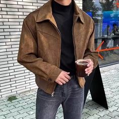 2024 Elegant Solid Brown Coat Men Spring Autumn High-End Loose Lapel New Zipper Short Jacket Vintage