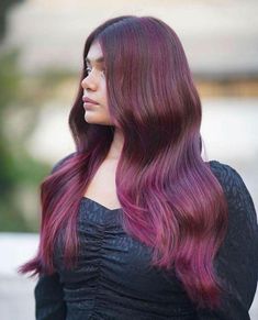 All the Bright and Bold Hair Colors that Are in for Fall-Winter | Fashionisers© Blonde For Black Hair, Plum Hair Color Ideas, Short Women Hairstyles, Low Maintenance Blonde, Plum Hair Color, Popular Hair Colors, Natural Dark Blonde, Winter Hair Color Trends, Hair Color Plum