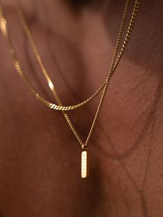 Men's Necklace Gold, Mens Accessories Necklace, Gold Pendants For Men, Dressing Tips, Mens Fashion Jewelry, Boys Jewelry, Mens Gold Jewelry, Gold Chains For Men, Mens Gold Bracelets