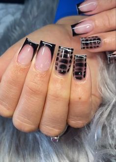 black nails acrylics Frenchies Nails Short, Cool Nail Ideas, Nail Ideas Black, Black Frenchies, Nails Girly, Mani Ideas, Girly Acrylic, Nails Tutorial