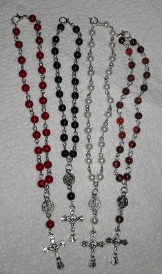 Rosary Outfit, Goth Rosary, Alt Jewelry, Alt Accessories, Goth Design, قلادات متدلية, Jewelry Goth, Goth Accessories