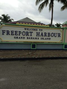 there is a sign that says, welcome to fire report harbour grand hama island