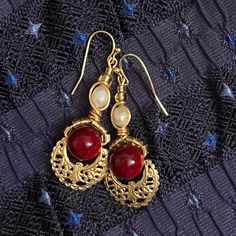 Alki Studio Red Vintage Earrings, Handmade Red Pearl Earrings, Handmade Red Round Pearl Earrings, Red Brass Wire Wrapped Jewelry, Red Wire Wrapped Brass Jewelry, Red And Gold Earrings, Red And Gold Jewelry, Medieval Core, Medieval Earrings