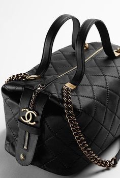 Chanel 2015 Spring, Chanel 2015, How To Have Style, Moda Chanel, Ladies Bag, Beautiful Handbags, Chanel Vintage, Chanel Fashion