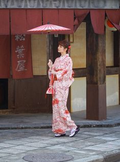 ❤︎ Retro red design yukata❤︎ Japanese Yukata, Japanese Clothes, Japanese Festival, Yukata Kimono, Kimono Yukata, Gods Girl, Japan Culture, Red Design, Japanese Outfits