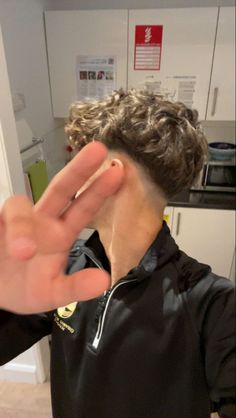 Fit Lads Curly Hair, Fit Brunette Fluffy Hair Boy, Fit Lads Fluffy Hair, Fluffy Hair Fade, Blonde Burst Fade, Fluffy Curly Hair Men, Fit Boys With Curly Hair, Boys Haircut Blonde