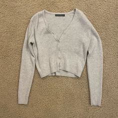 Light Grey Cardigan From Brandy Melville. Never Worn & New Condition. Cardigan Brandy Melville, Birthday Gifs, Light Grey Cardigan, Knit Cardi, Brandy Melville Sweaters, Wardrobe Ideas, Grey Cardigan, Korea Fashion, Christmas Wishlist